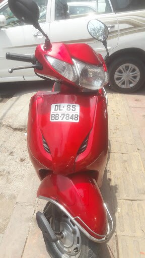 second hand scooty in karol bagh