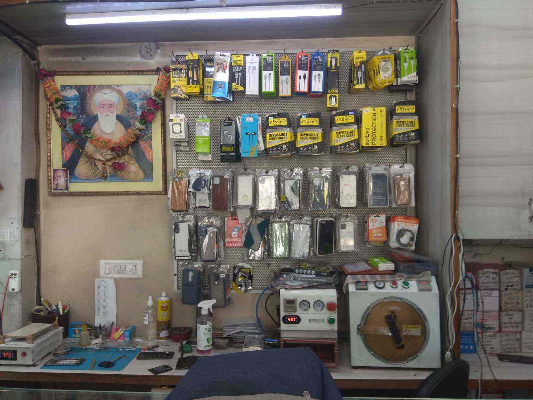 Krishna Electronic in Lajpat Nagar,Delhi Best Mobile Phone Dealers in