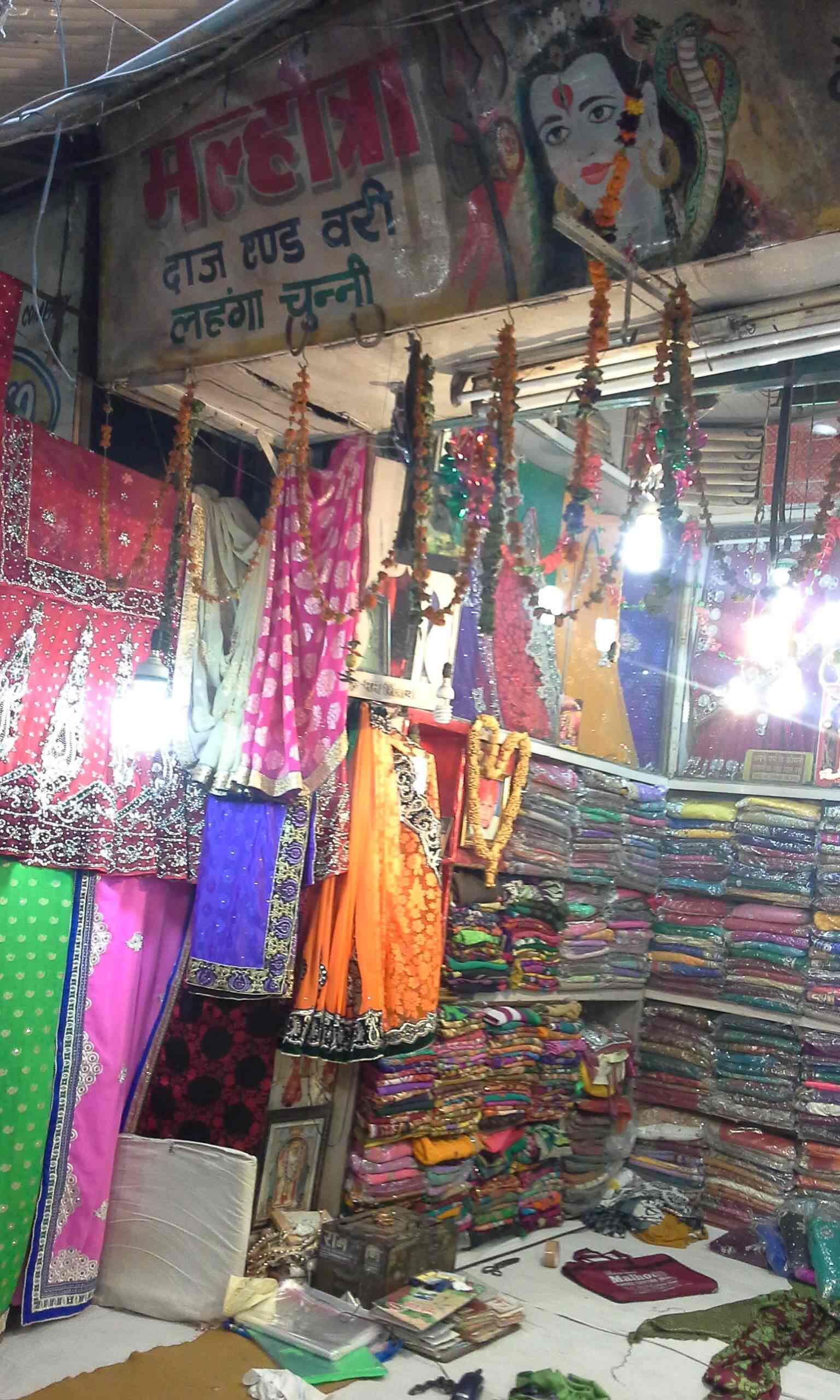 Details 84+ gandhi nagar lehenga market latest - hkpdtq2012.edu.vn