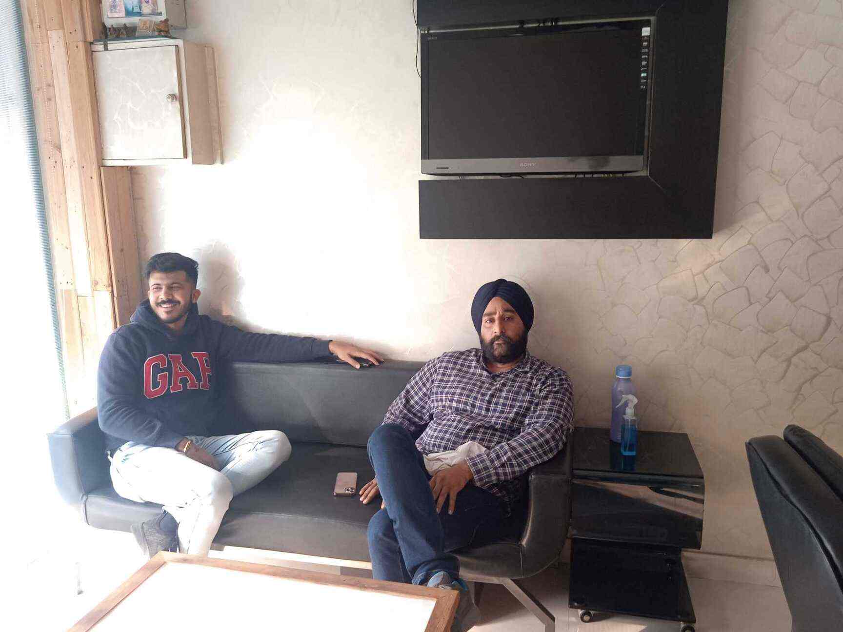 Mr Guddu in Rajouri Garden,Delhi Best Estate Agents in Delhi Justdial