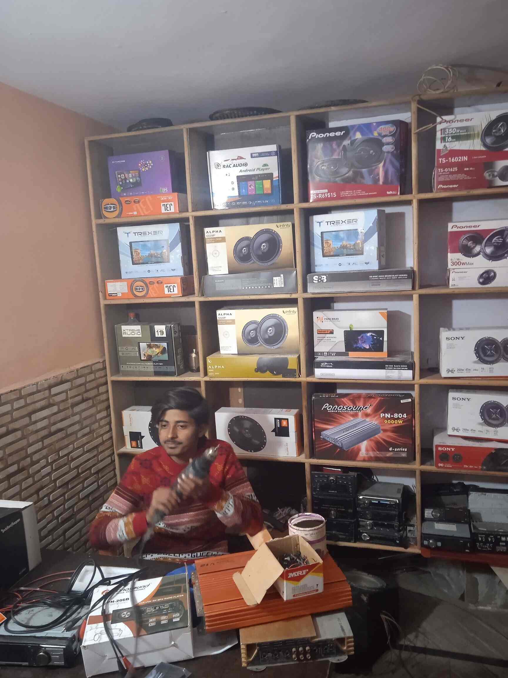 Shohib Car Accessories in Faridabad NIT,Delhi Best Garages in Delhi