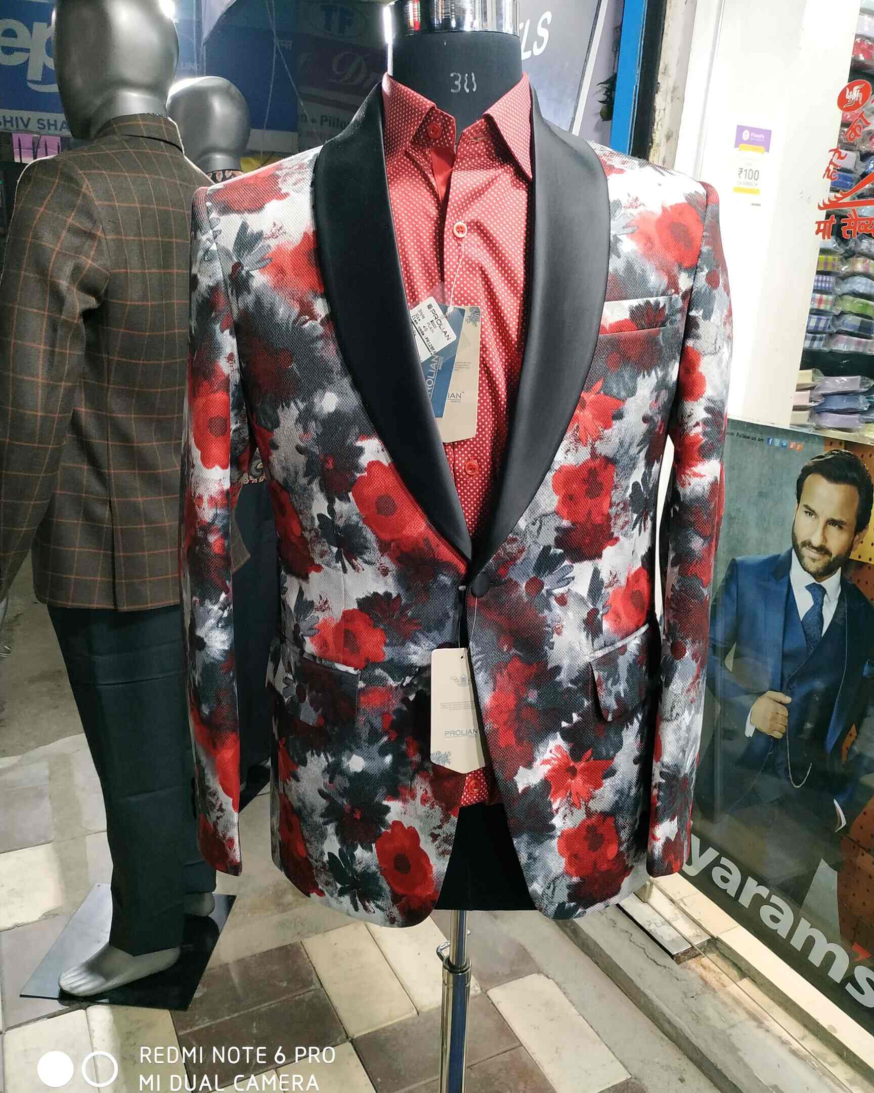 AARNA Designer Apparels, Rohini Sector 7 Readymade Garment Retailers