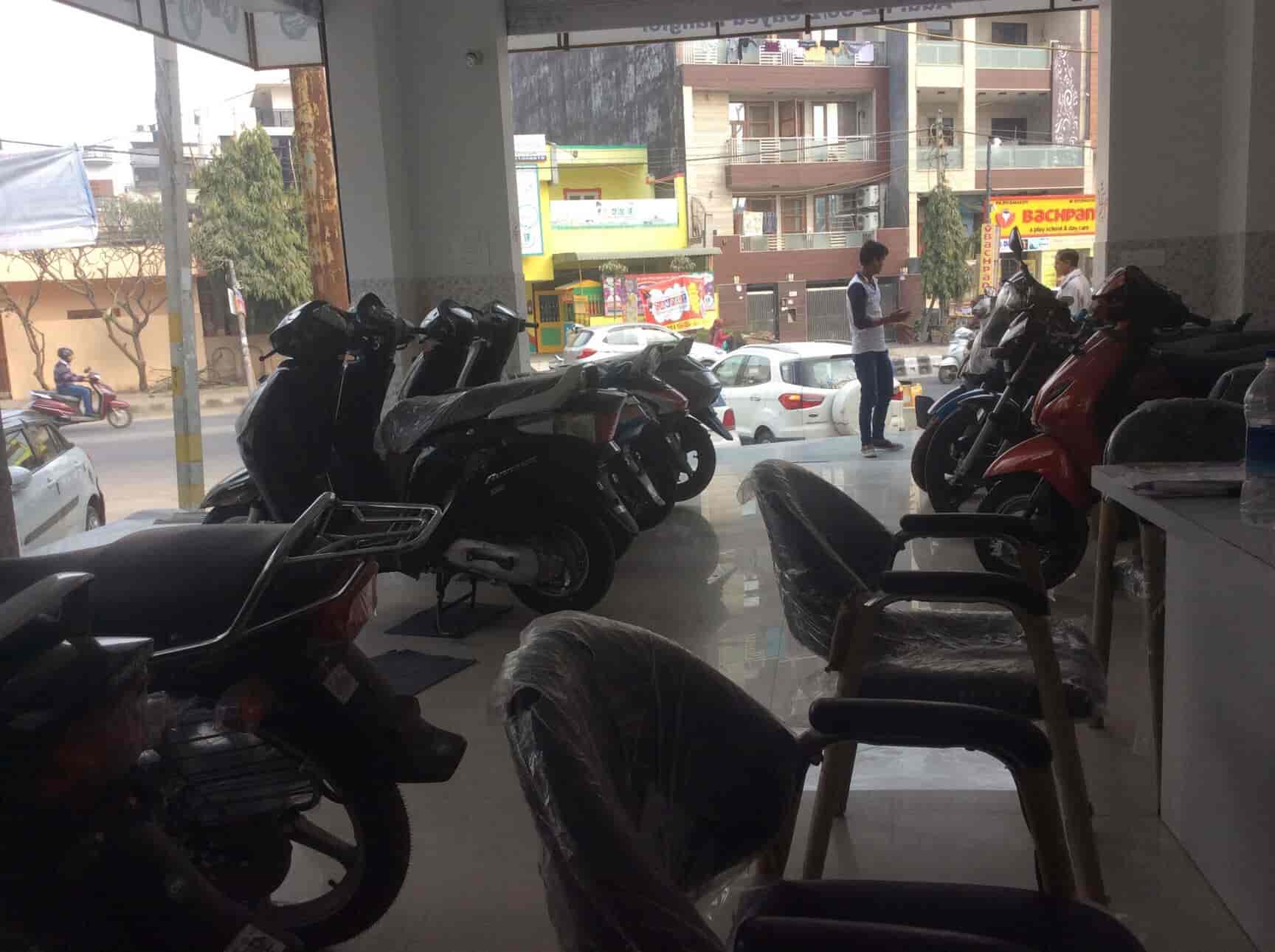 hero showroom peeragarhi