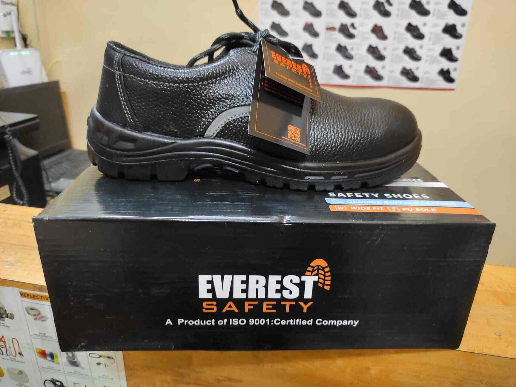 Top Tiger Safety Shoe Dealers in DLF Cyber City Best Tiger Industrial