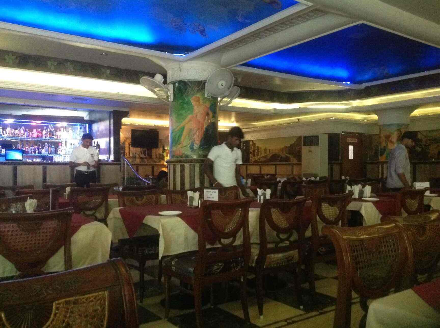 Top Lounges near Karol Bagh Metro StationKarol Bagh Best Lounge Bars