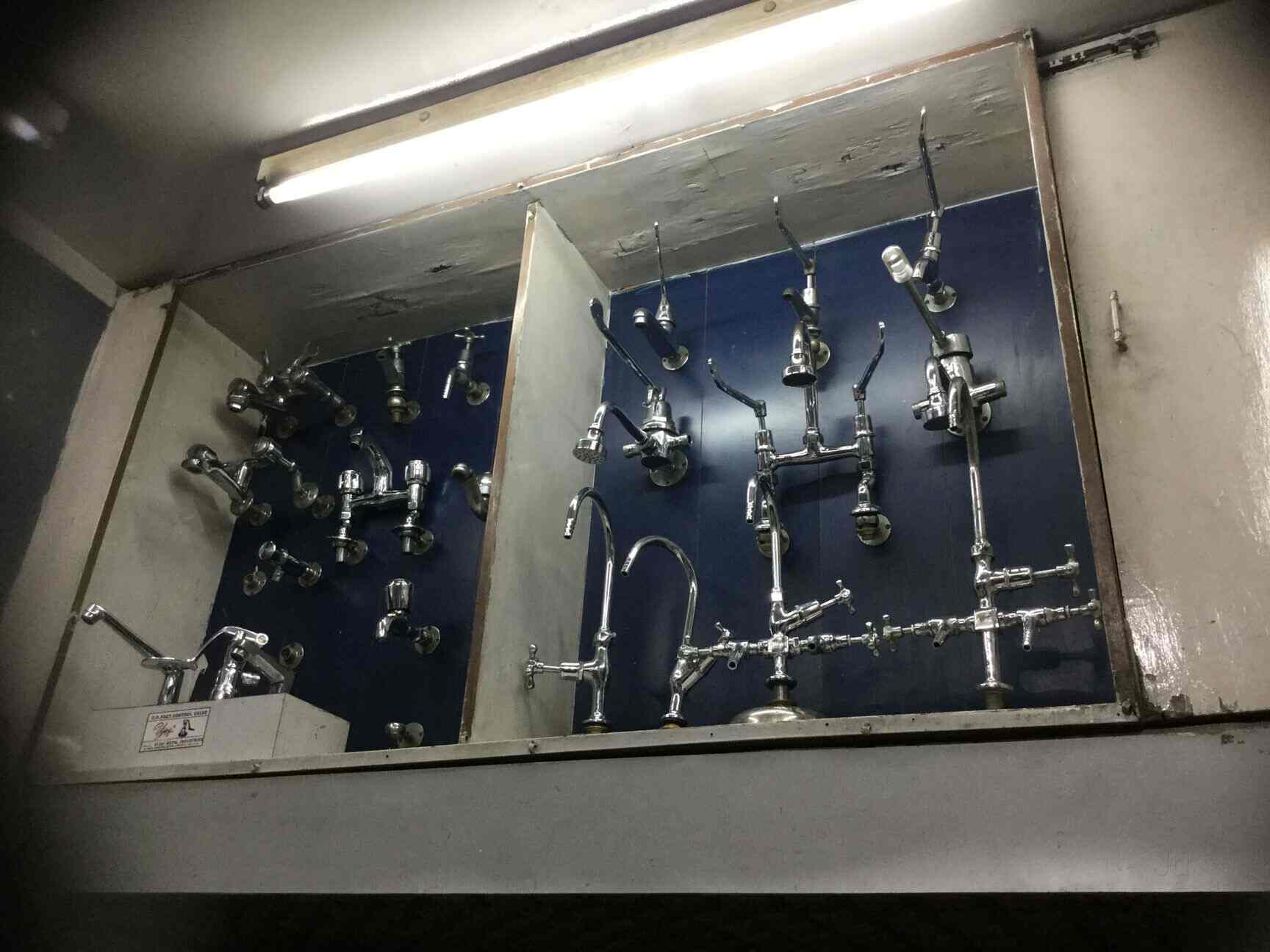 Vijay Sanitary Store in Chawri Bazar,Delhi Best Bathroom Fitting