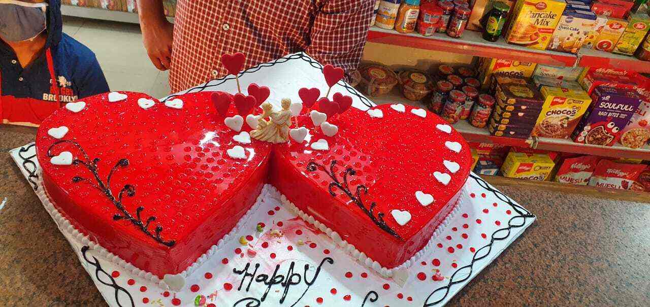 Super Bakery & Confectionery in Vishnu Garden,Delhi Order Food Online