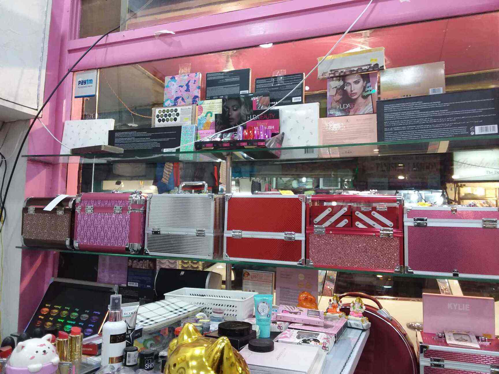 Royal Makeup And Accessories in Rajouri Garden,Delhi Best Cosmetic