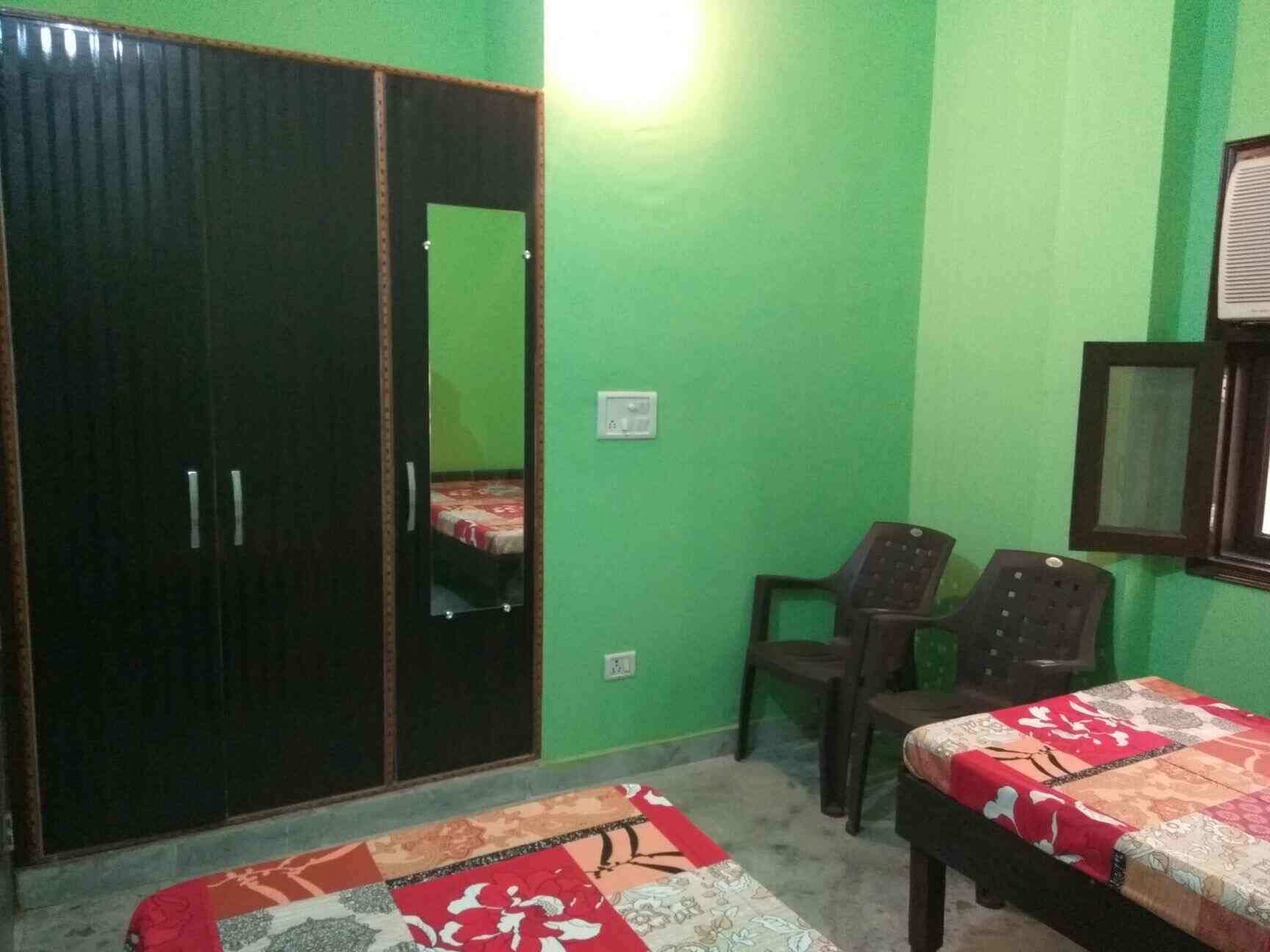 Top Paying Guest in Shaheed Chandra MargUttam Nagar