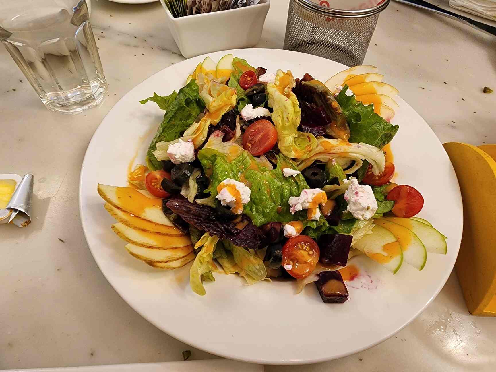 Diggin in Pandara Flats,Delhi Best Italian Restaurants in Delhi