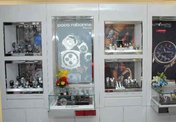 World Of Titan in Saket Delhi Best Titan Wrist Watch Dealers in