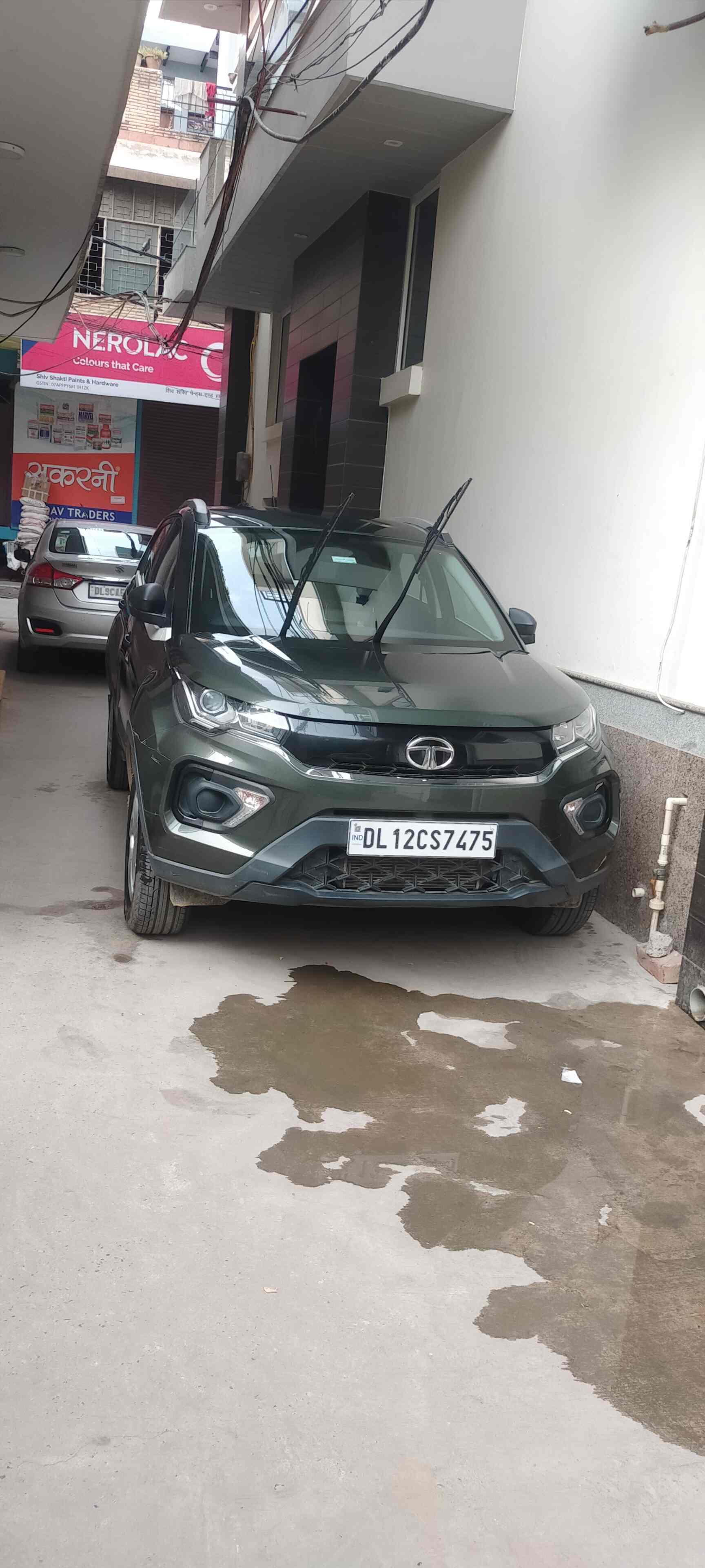 Akhil Hand Car Wash in Kapashera Samalkha Road,Delhi Best Car Washing