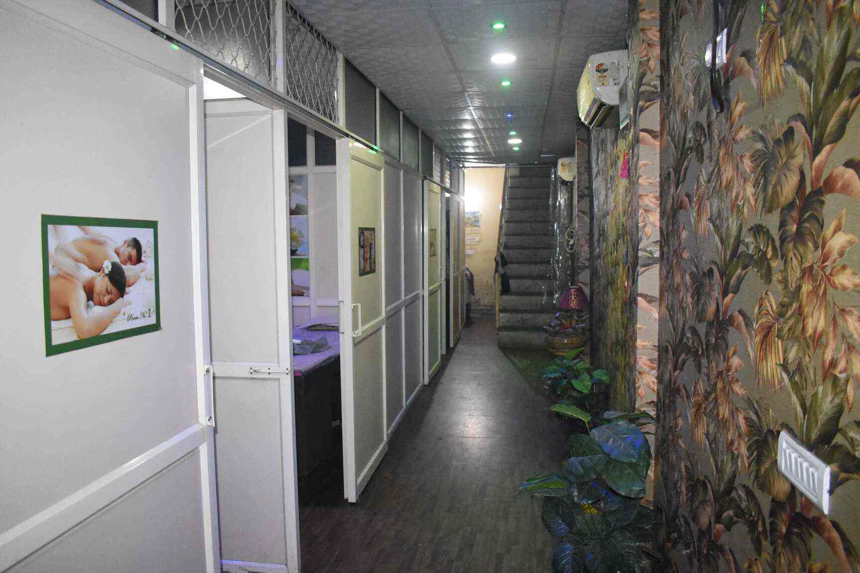 Top 24 Hours Body Massage Centres near Crowne Plaza Today HotelOkhla