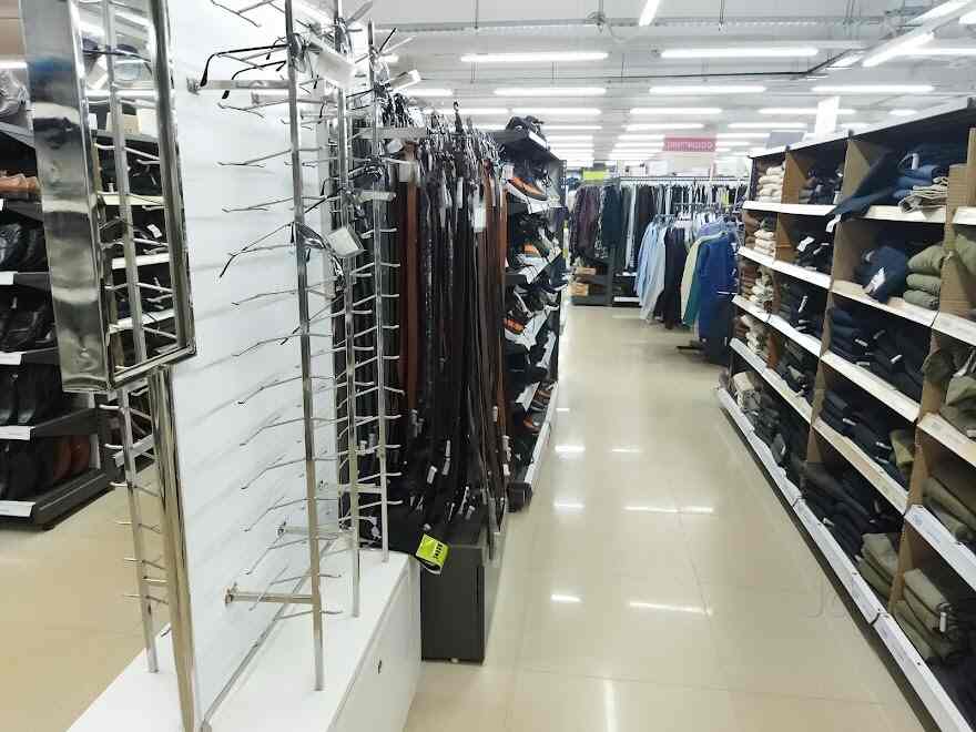 Find list of Vishal Mega Mart in Gamma 2Greater Noida, Delhi near me