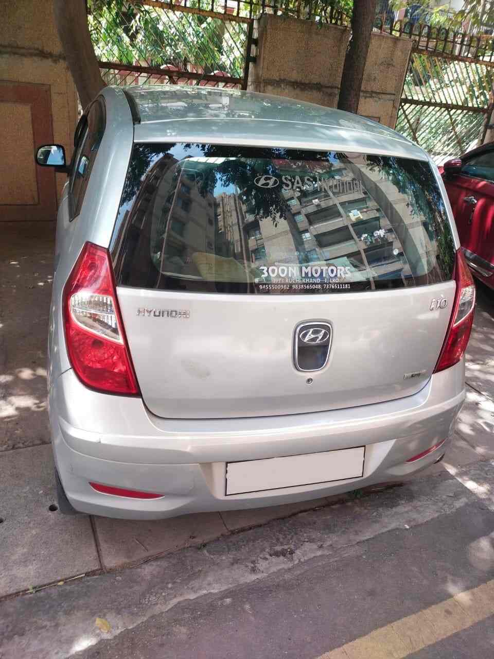 The Detailing Town in Rohini Sector 16,Delhi Best Car Cleaning