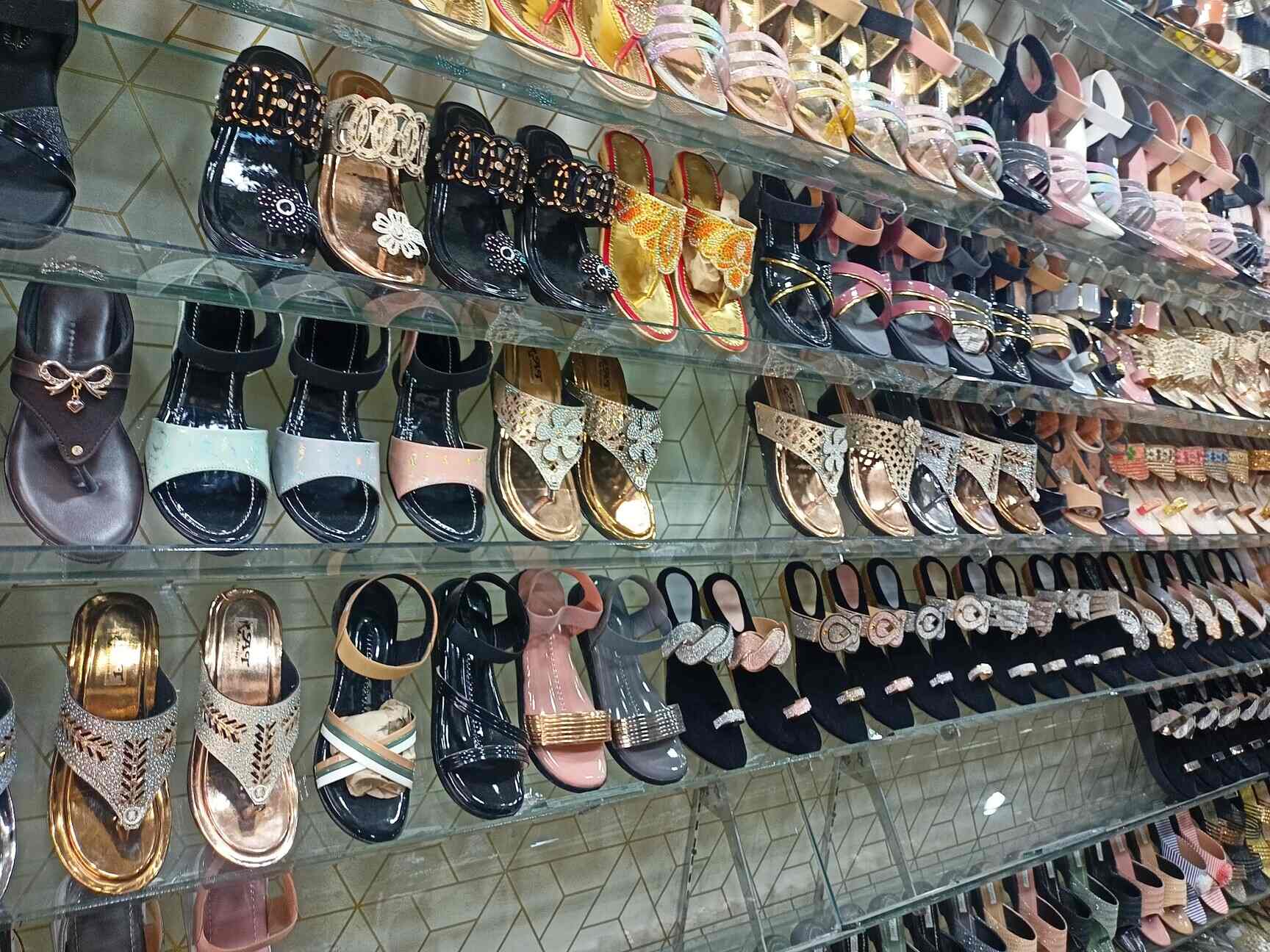 Catalogue Delhi Footwear in Indralok , Delhi Justdial