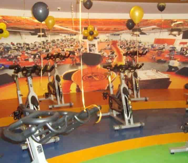 Gold's Gym in Maharani Bagh,Delhi Best Aerobic Classes in Delhi