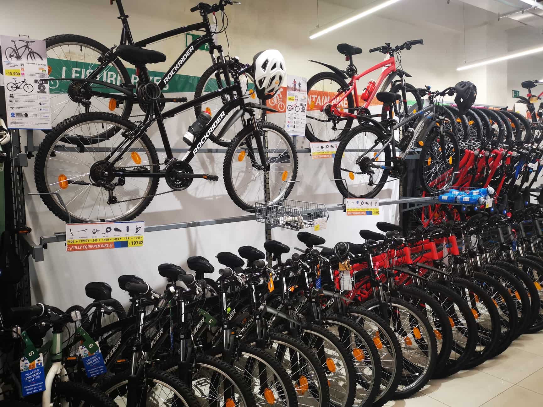 Top Shoe Dealers near Vivanta By TajDwarka Sector 21 Best Footwear