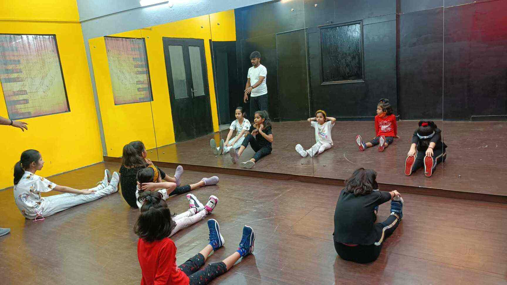 Top Music Classes For Flute in Govindpuri Best Flute Music Classes Delhi near me Justdial