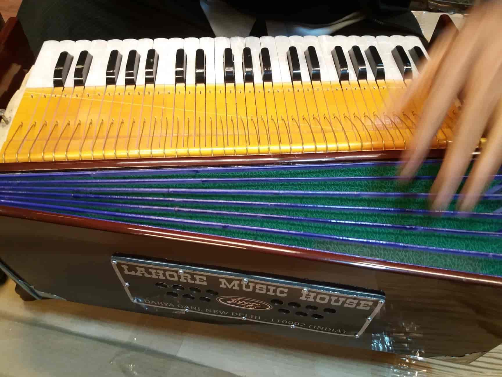 Lahore Music House in Darya Ganj,Delhi Best Indian Musical Instrument