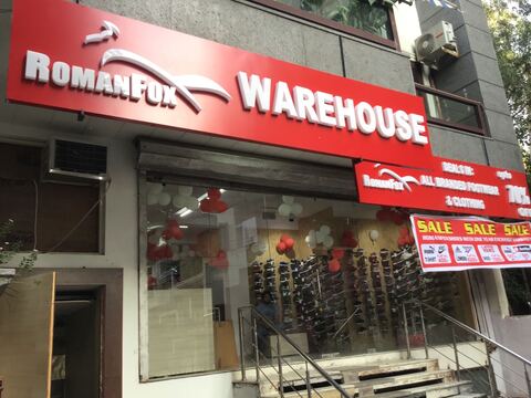 Romanfox clearance shop kalkaji