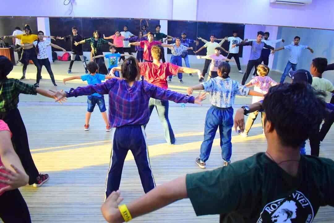 Shivi Dance Studio, Rohini Sector 3 Dance Classes in Delhi Justdial