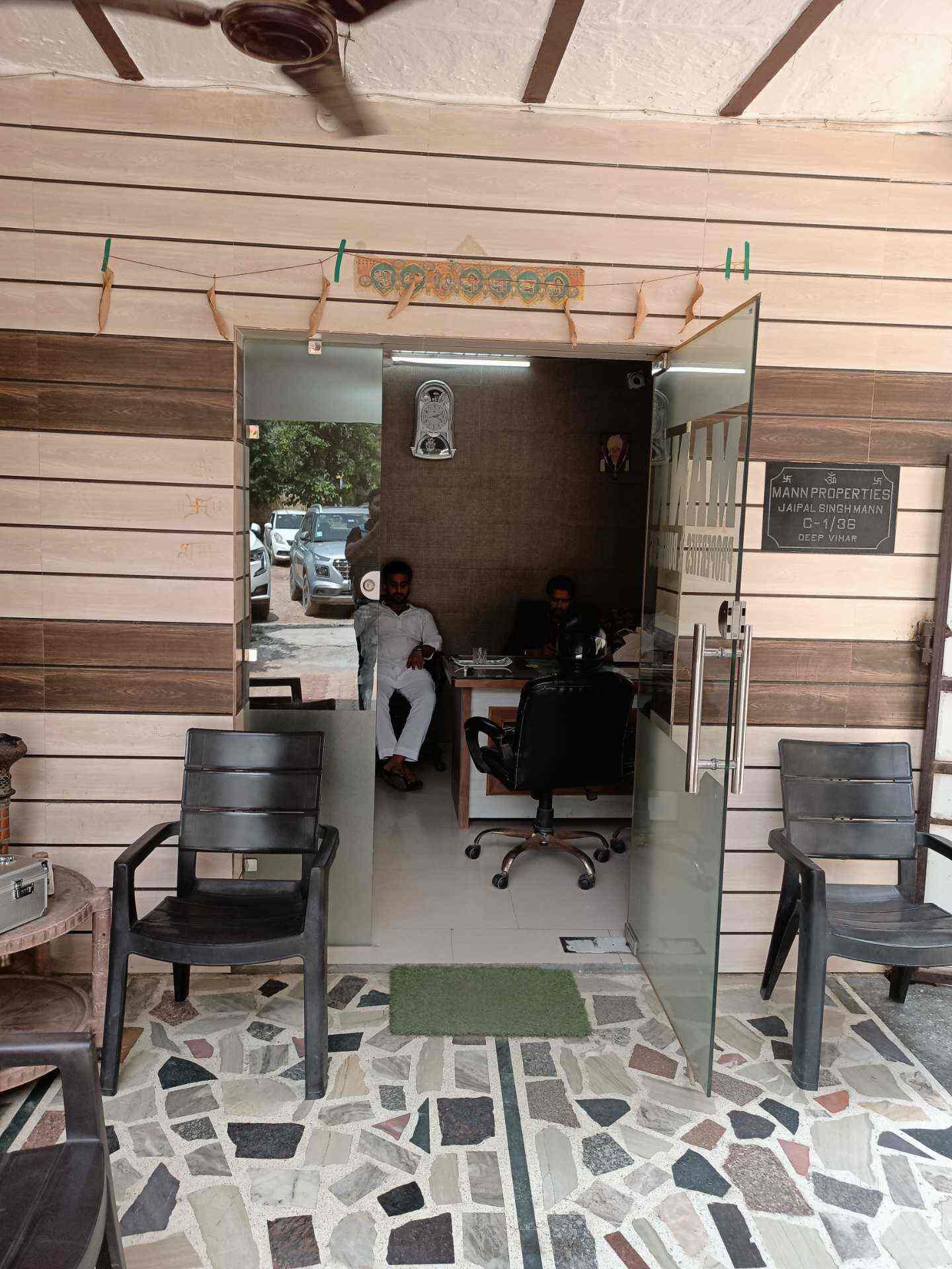 Maan properties in Deep Vihar,Delhi Best Estate Agents For Farm House