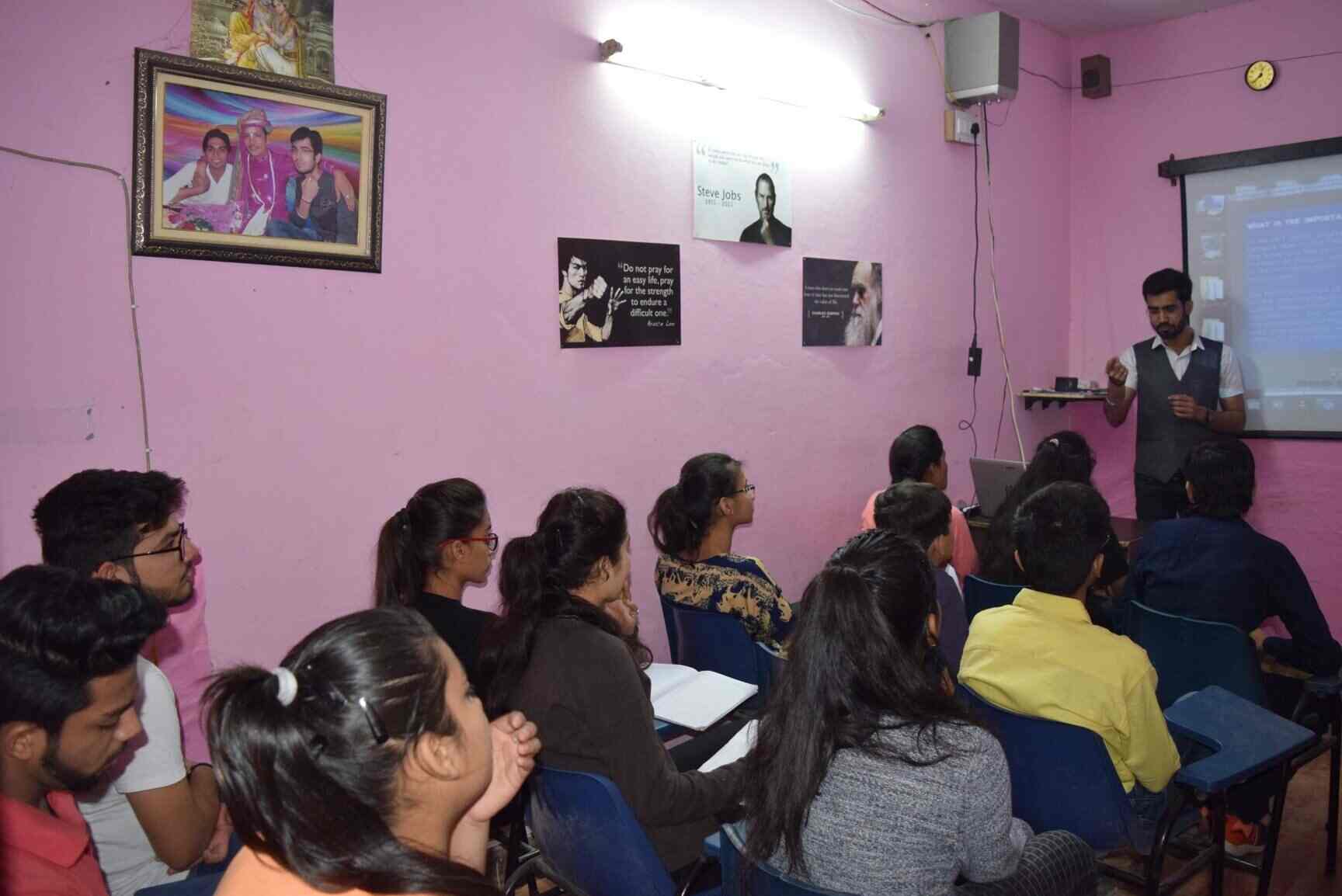 Shree Teaching Academy, Tilak Nagar Tutorials in Delhi Justdial