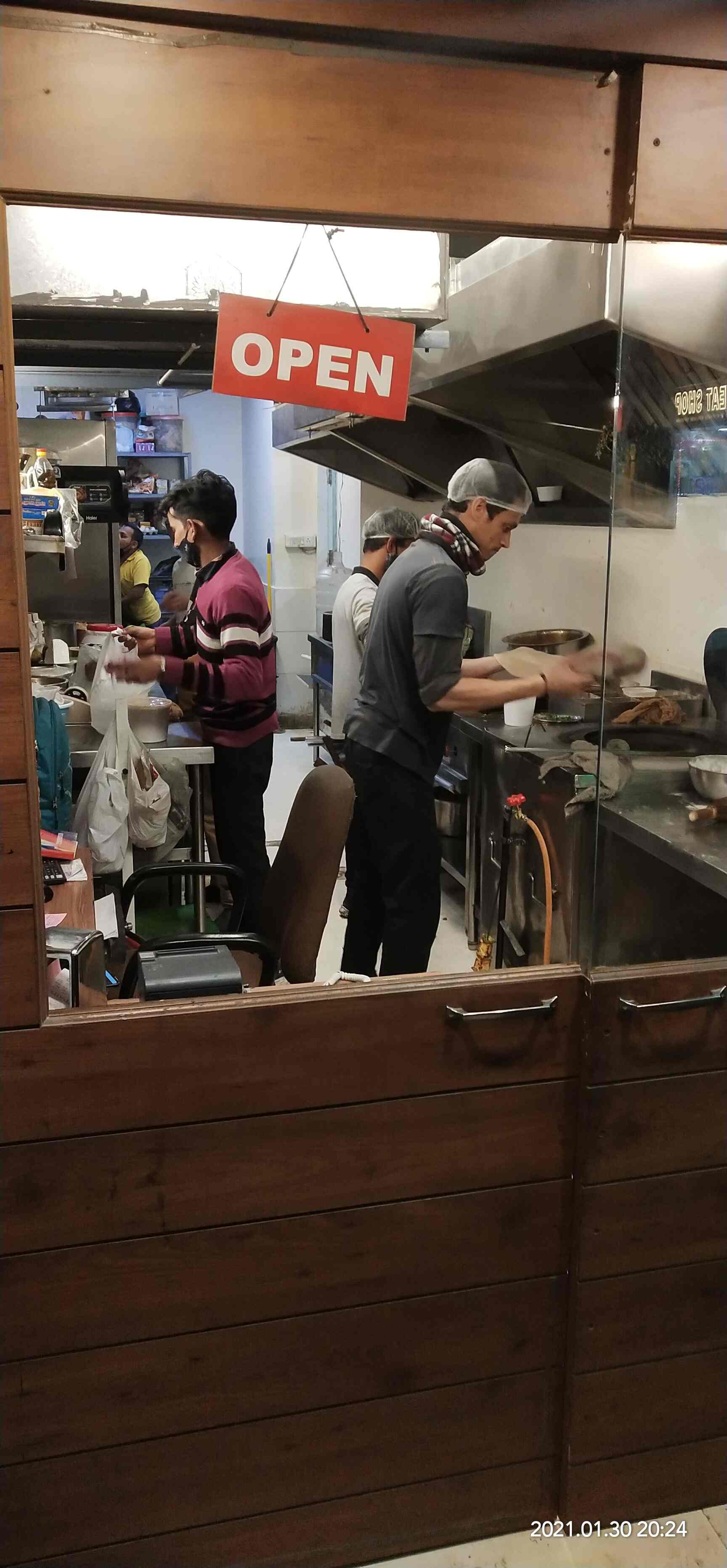 Moti Mahal Deluxe in East Patel Nagar,Delhi Order Food Online Best North Indian Restaurants