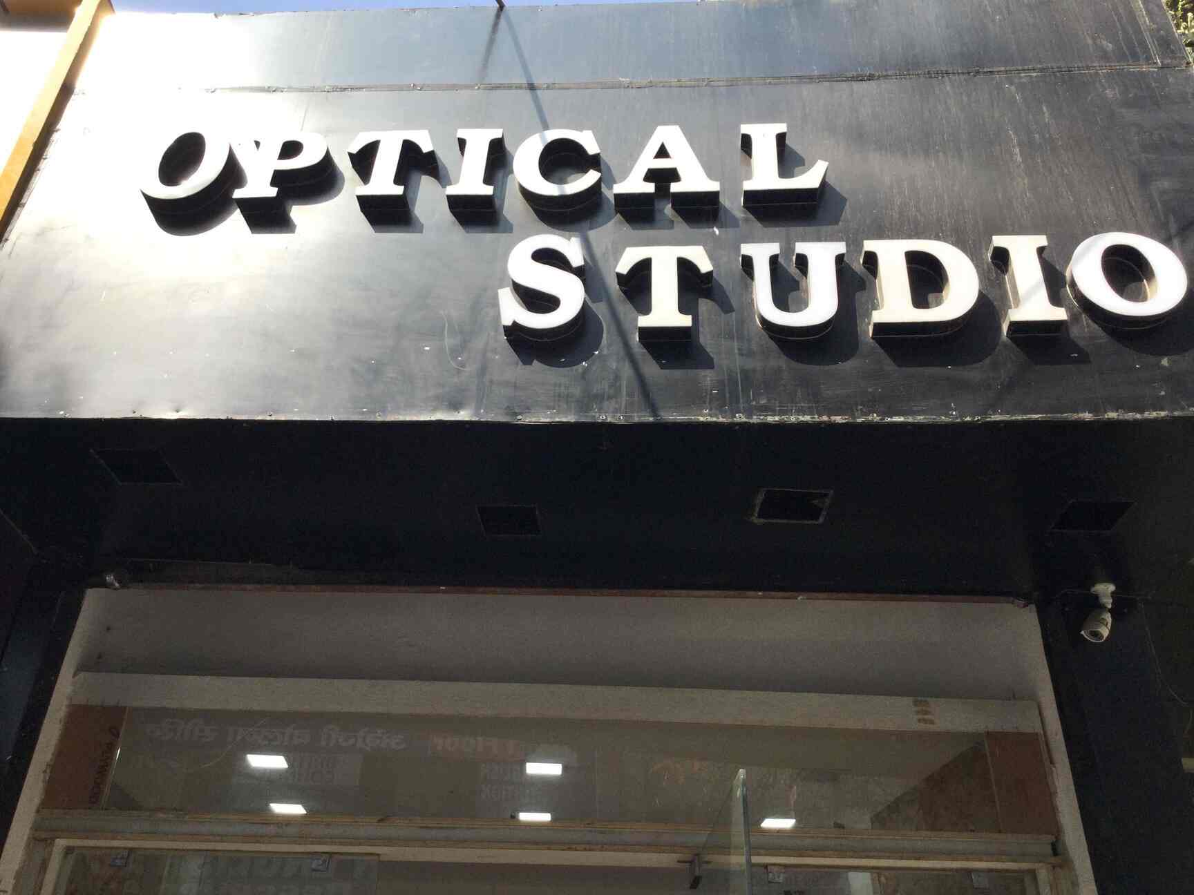 Optical Studios in Vikaspuri,Delhi Best Sunglass Dealers in Delhi