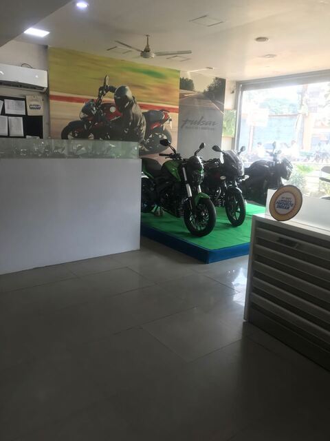hero showroom narela