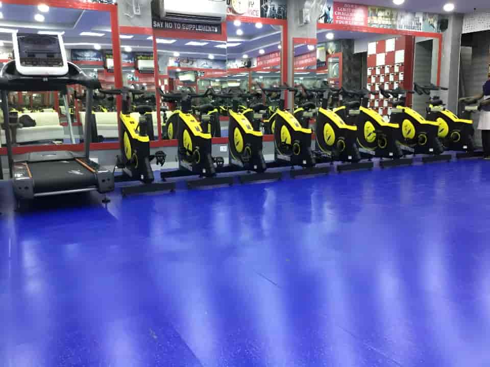 Top Gyms in Shashi GardenMayur Vihar Phase 1 Best Fitness Center