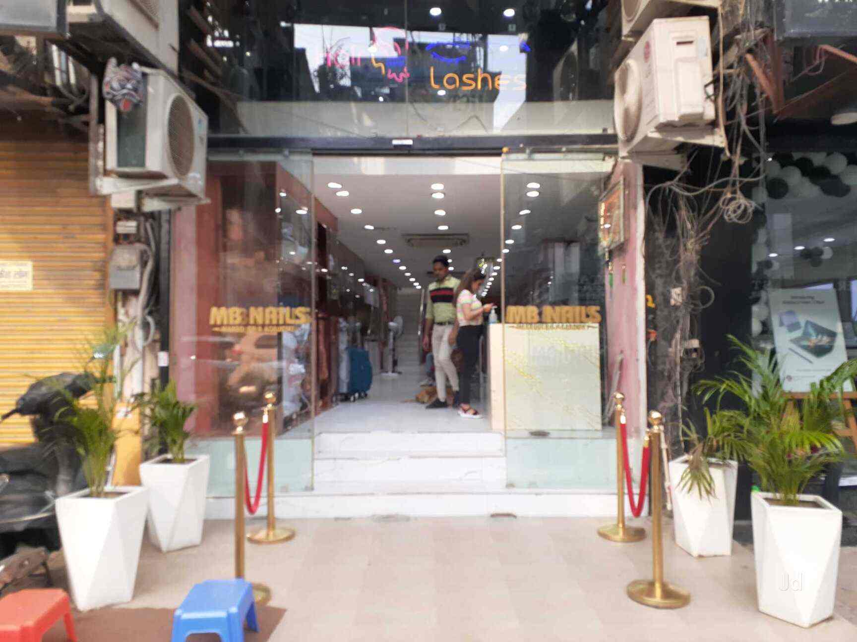 MB Nails in Rajouri Garden,Delhi Best Beauty Parlours For Nail Art in