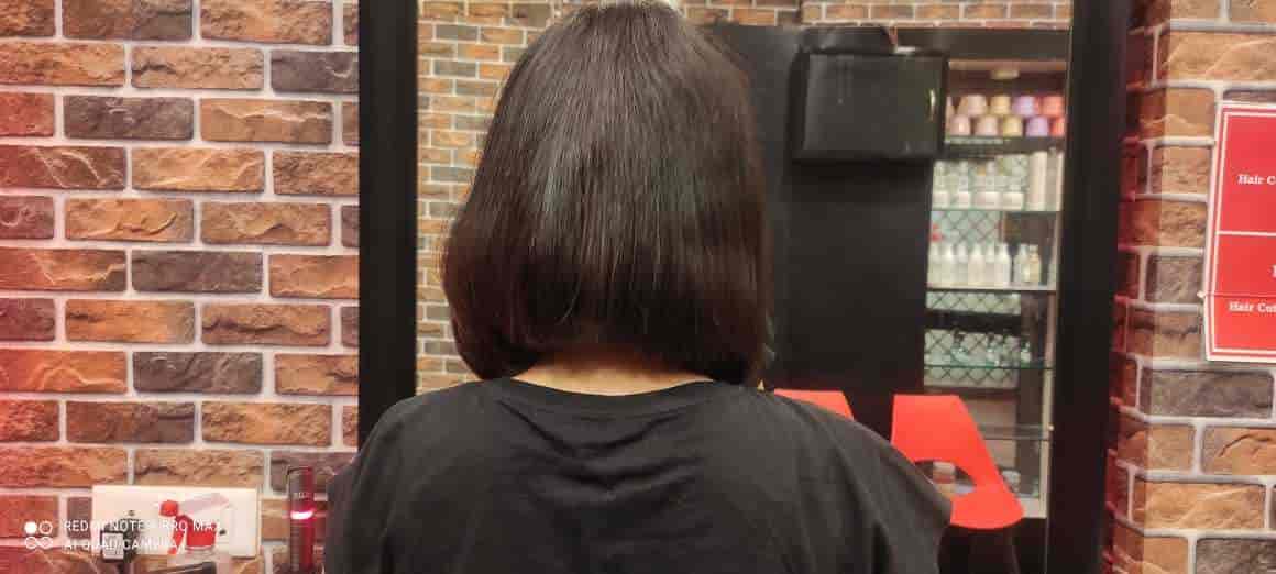 Find list of Jawed Habib Hair Xpreso near Eldeco Station One Mall