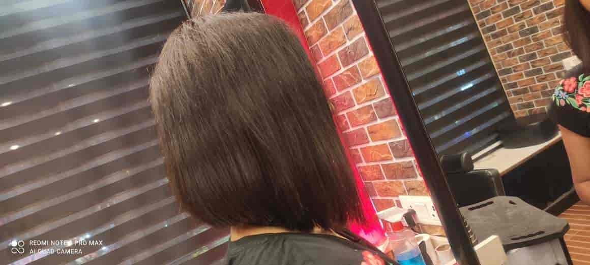 Find list of Jawed Habib Hair Xpreso near Eldeco Station One Mall