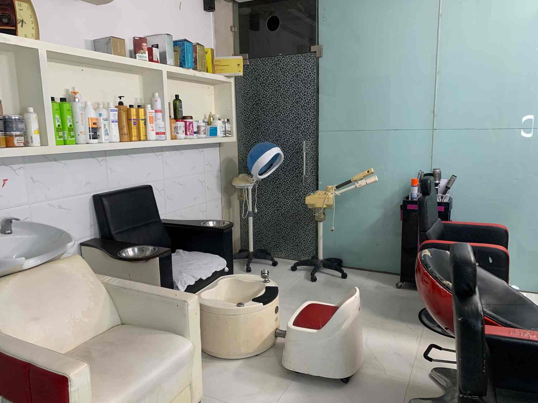 Find list of Enrich Salons in Gitanjali EnclaveMalviya Nagar, Delhi