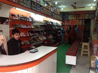 Red chief showroom in dwarka Outlet