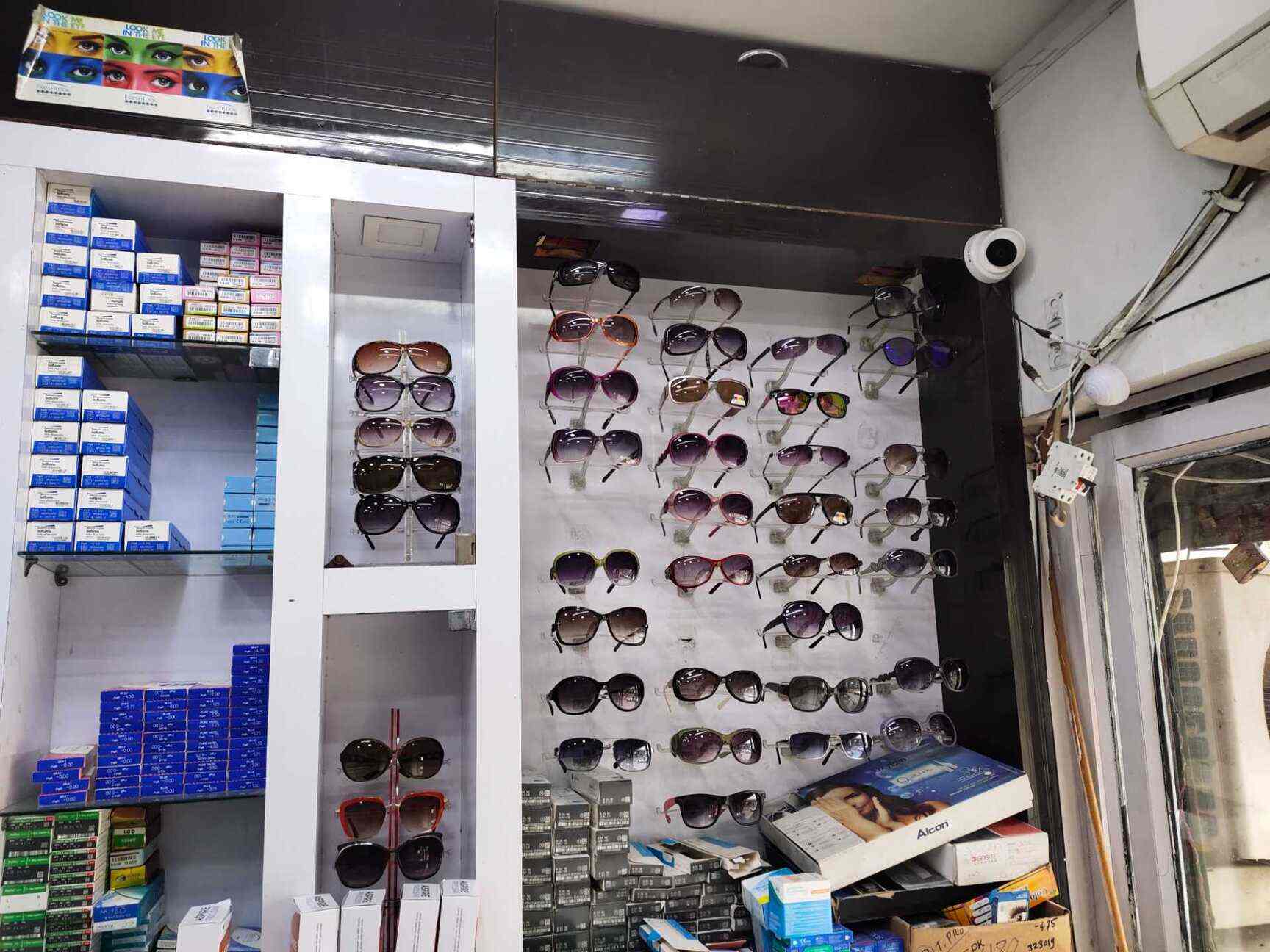 Classic Optical in Rohini Sector 7,Delhi Best Cosmetic Contact Lens