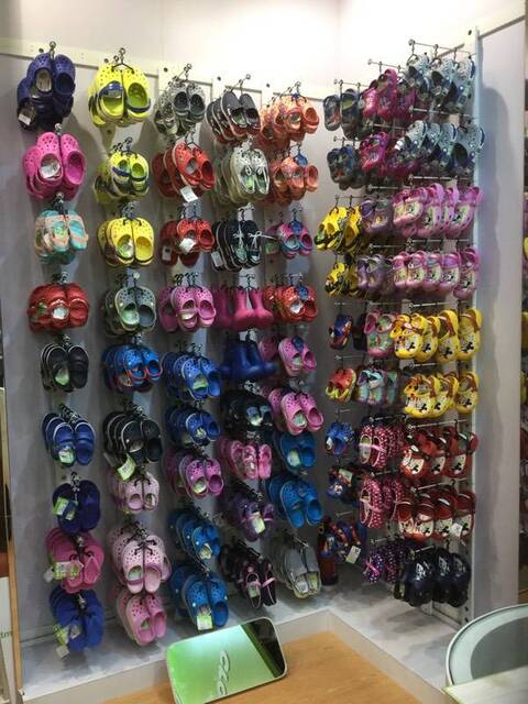 Crocs in hot sale select citywalk