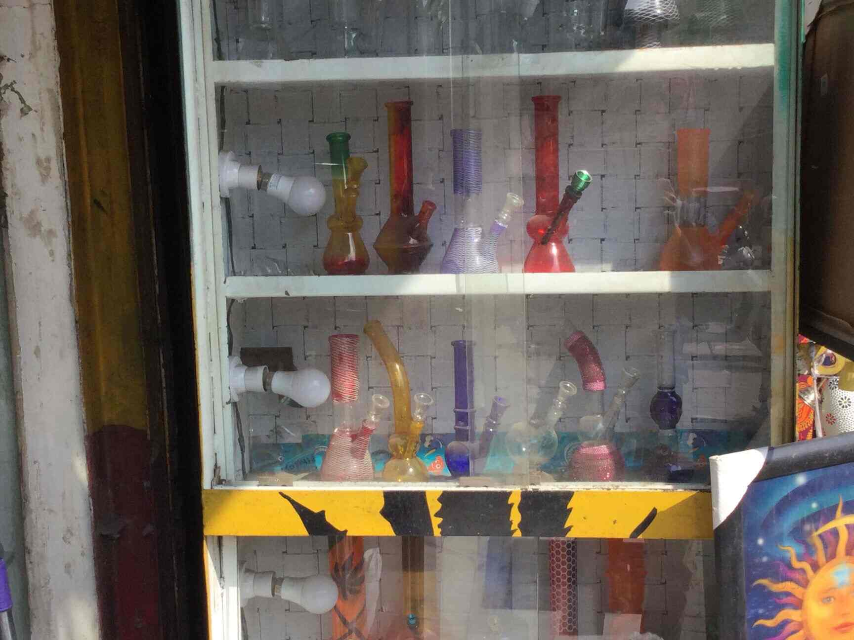 Smokers Corner Photos, Pahar Ganj, Delhi Pictures & Images Gallery