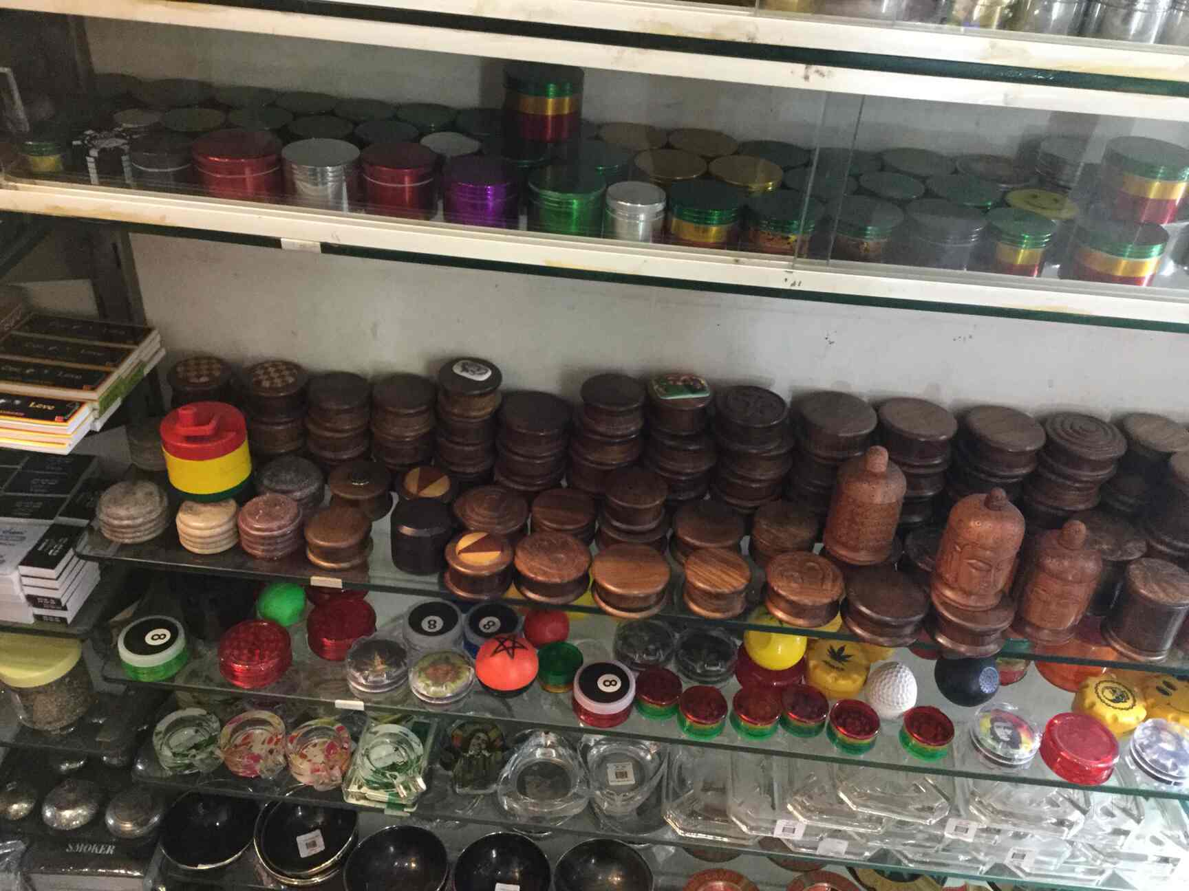 Smokers Corner Photos, Pahar Ganj, Delhi Pictures & Images Gallery