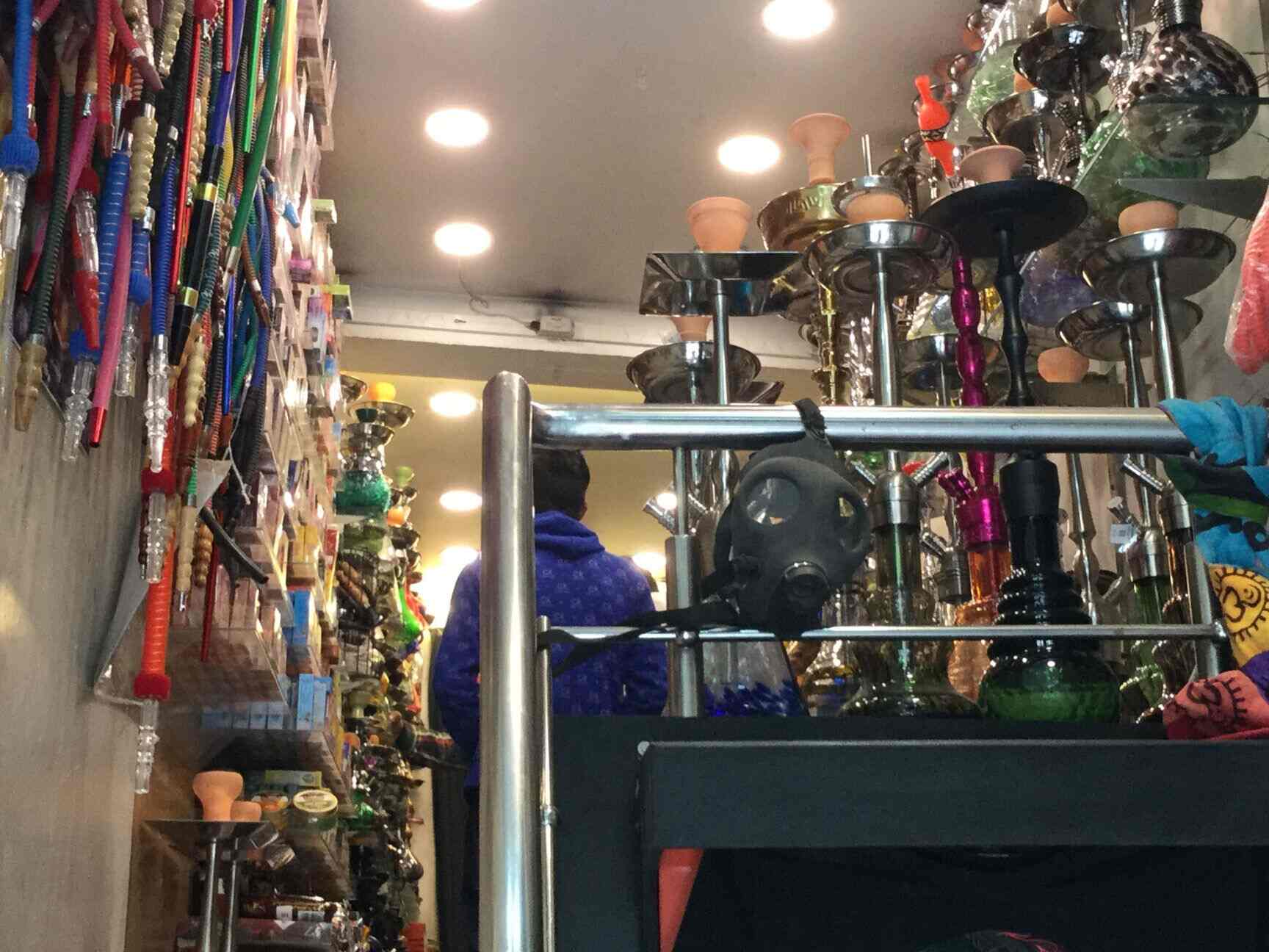 Smokers Corner Photos, Pahar Ganj, Delhi Pictures & Images Gallery