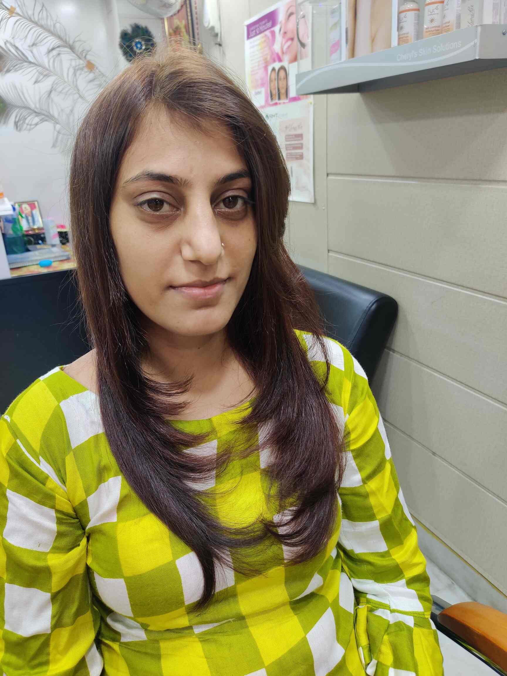 Top Beauty Parlours near Kohat Metro StationKohat EnclavePitampura