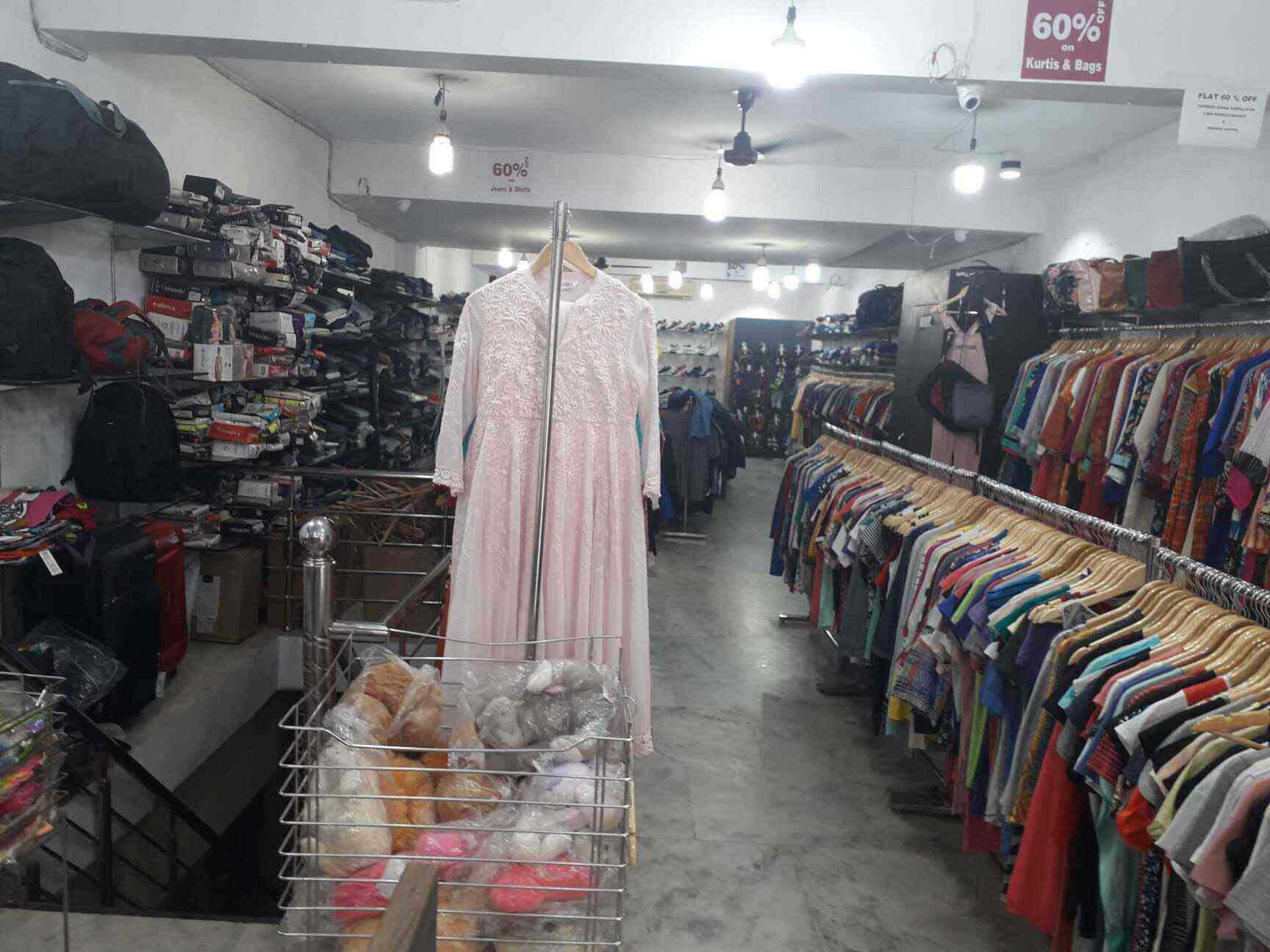 Liquidation in Rajouri Garden,Delhi Best Women Readymade Garment
