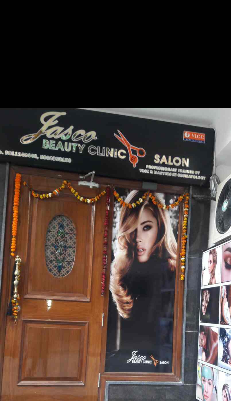 Top Beauty Parlours in Maya Enclave,Delhi Best Ladies Beauty Parlours