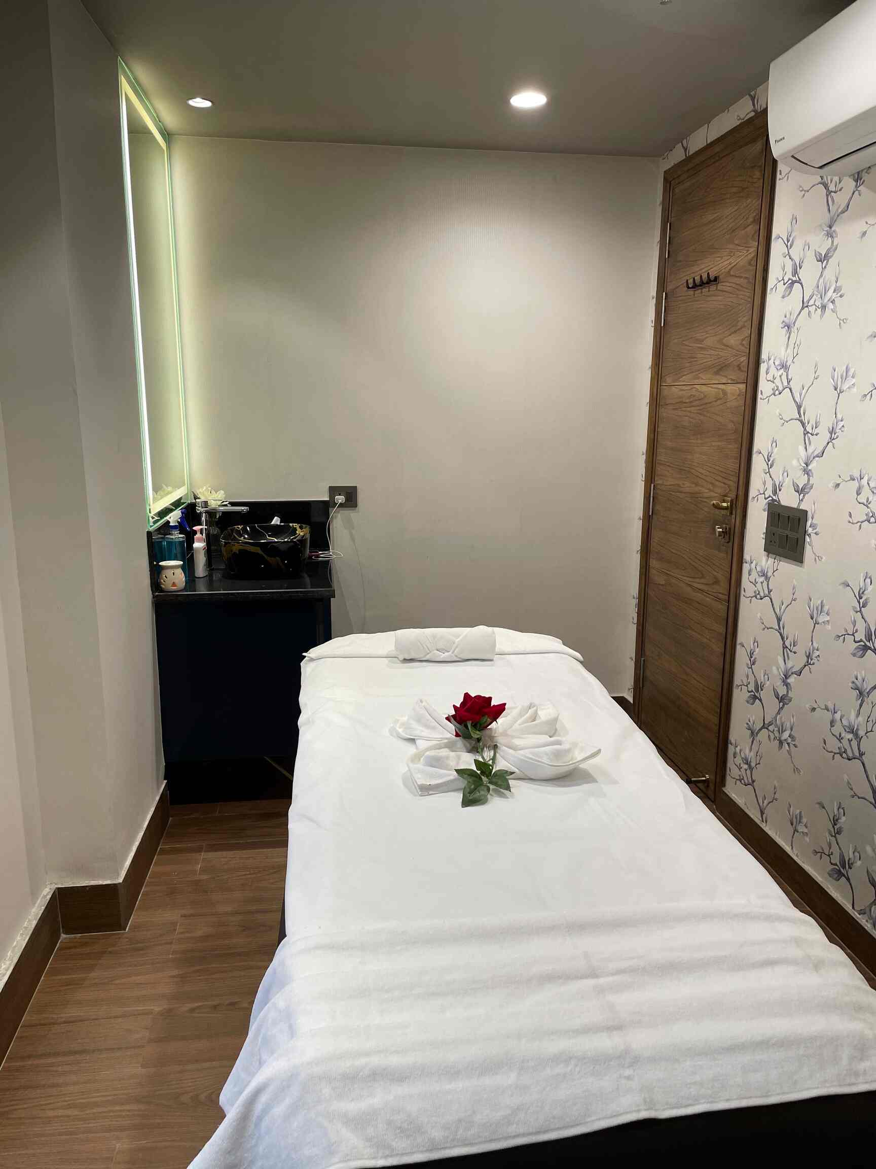 Find list of Toni&guy Salons in Karol Bagh Toni&guy Salons Delhi near me Justdial