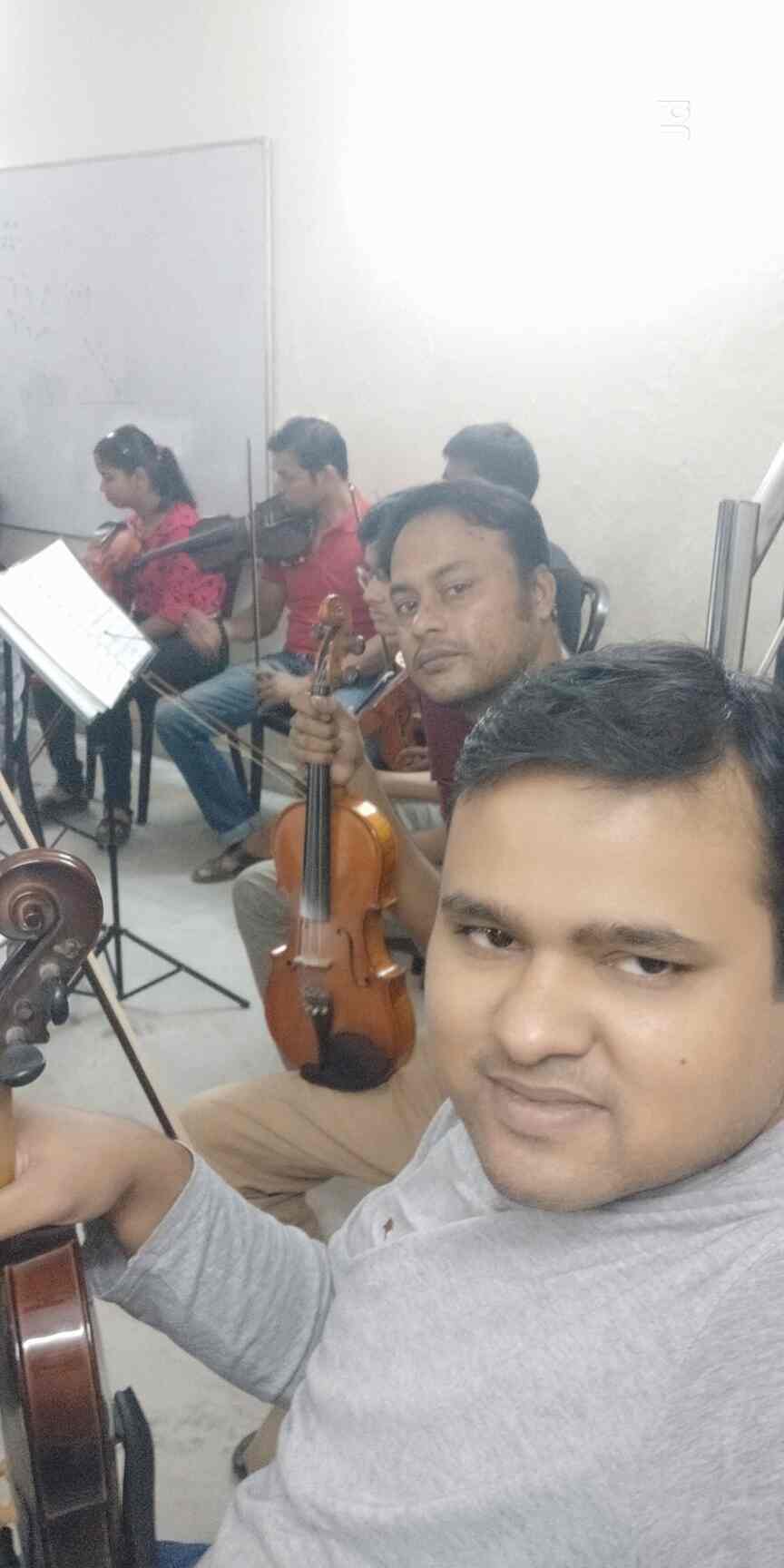 Creative Sound Of Music Academy in C R Park,Delhi Best Music Classes For Keyboard in Delhi