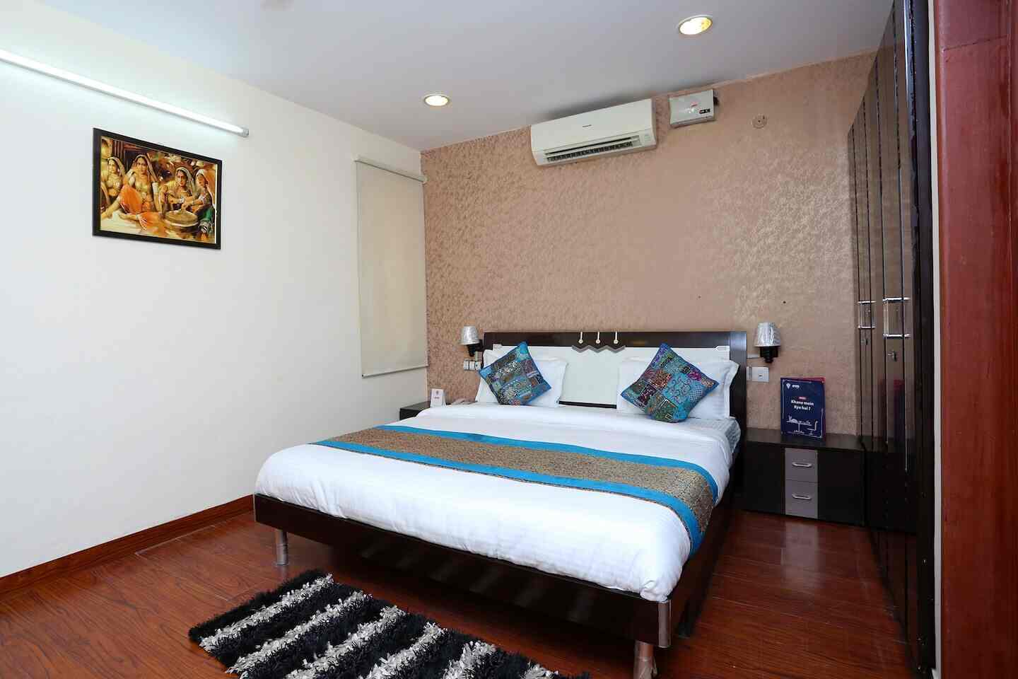Book City Stay (OYO 9223) in Noida Sector 19,Delhi - Best 