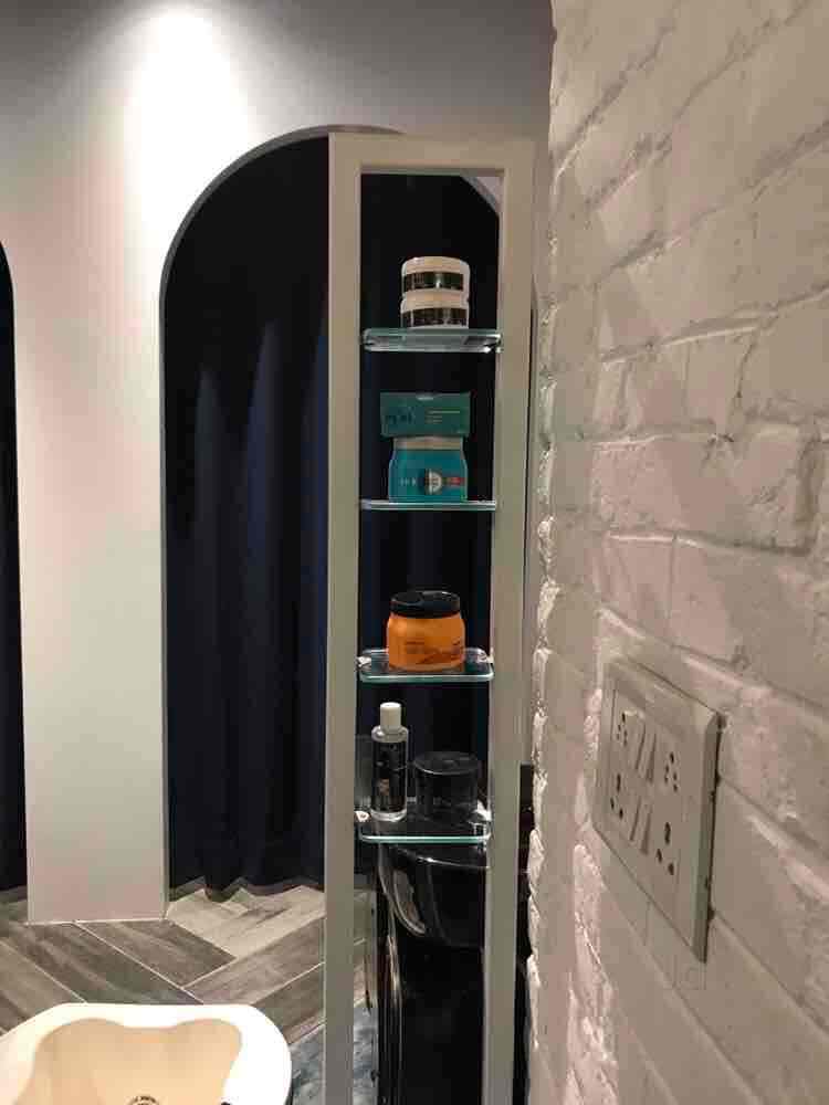 Top Beauty Parlours in Rashid Market,Delhi Best Ladies Beauty