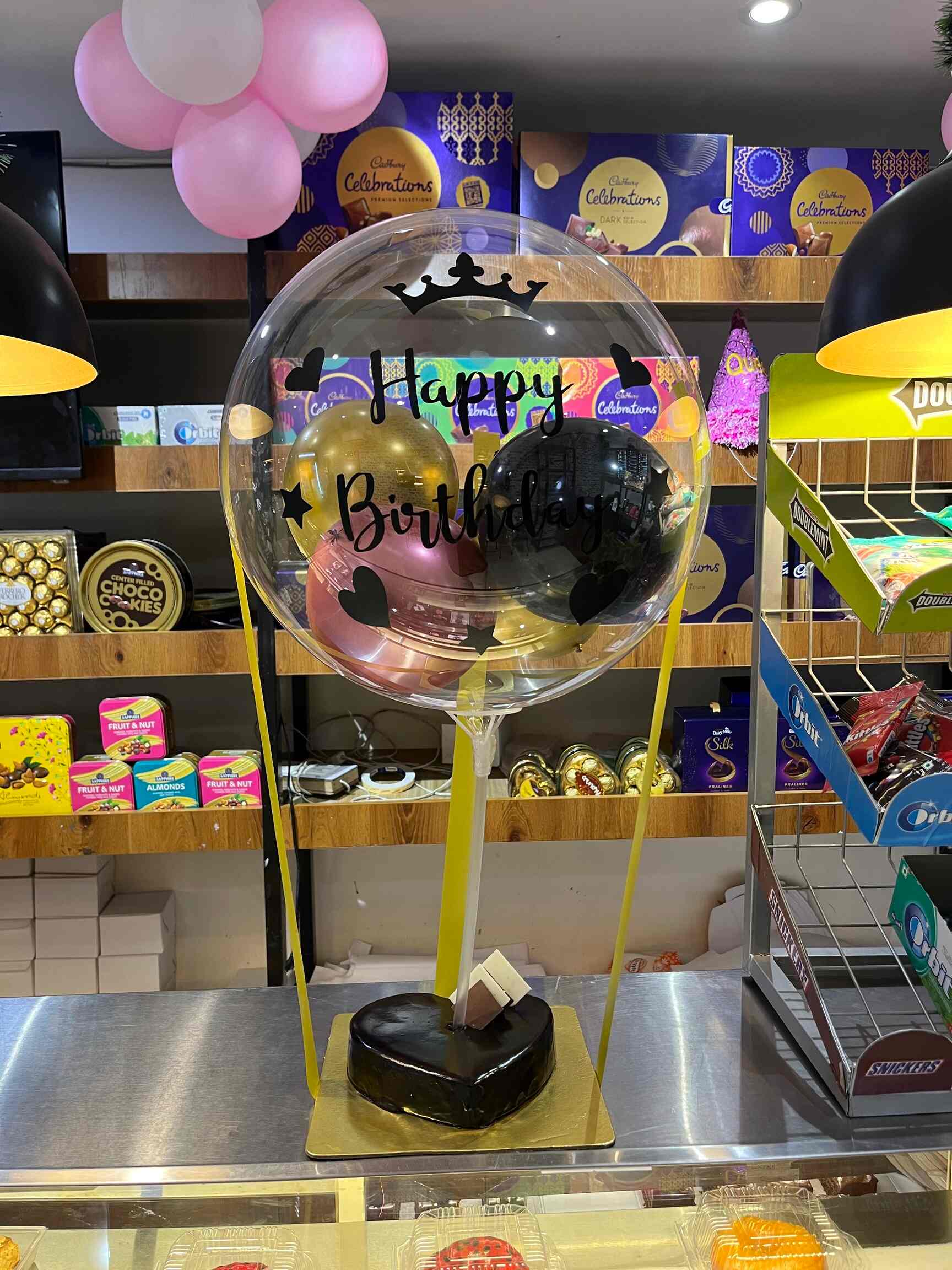 La Mcqueen Bakers in tagore garden,Delhi Order Food Online Best